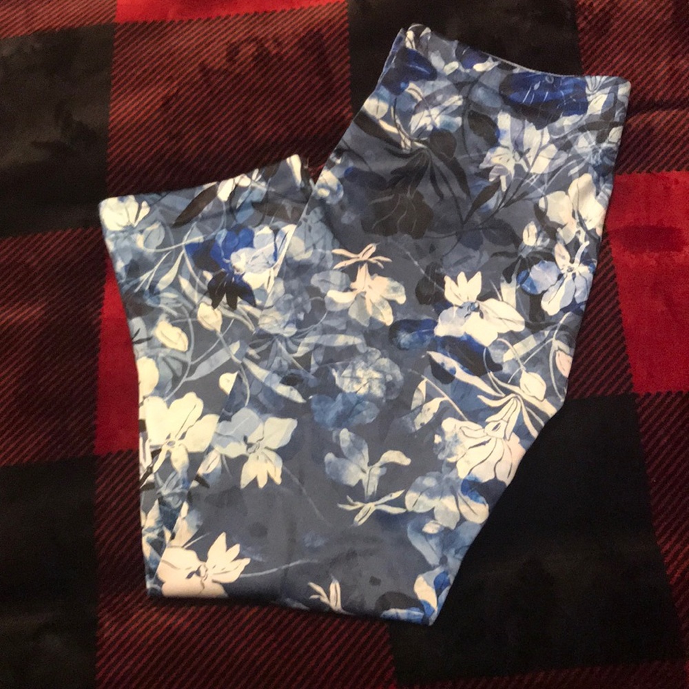 Capri Length Printed Legware